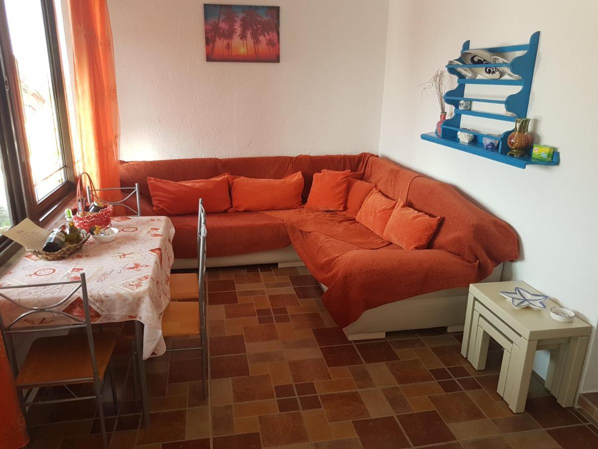 Melina'S Apartments Kalavarda Экстерьер фото