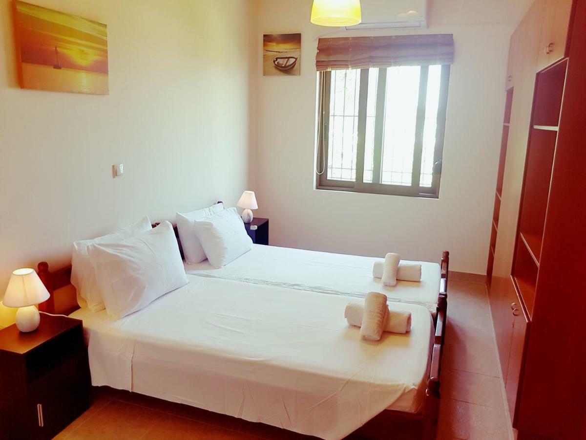 Melina'S Apartments Kalavarda Экстерьер фото